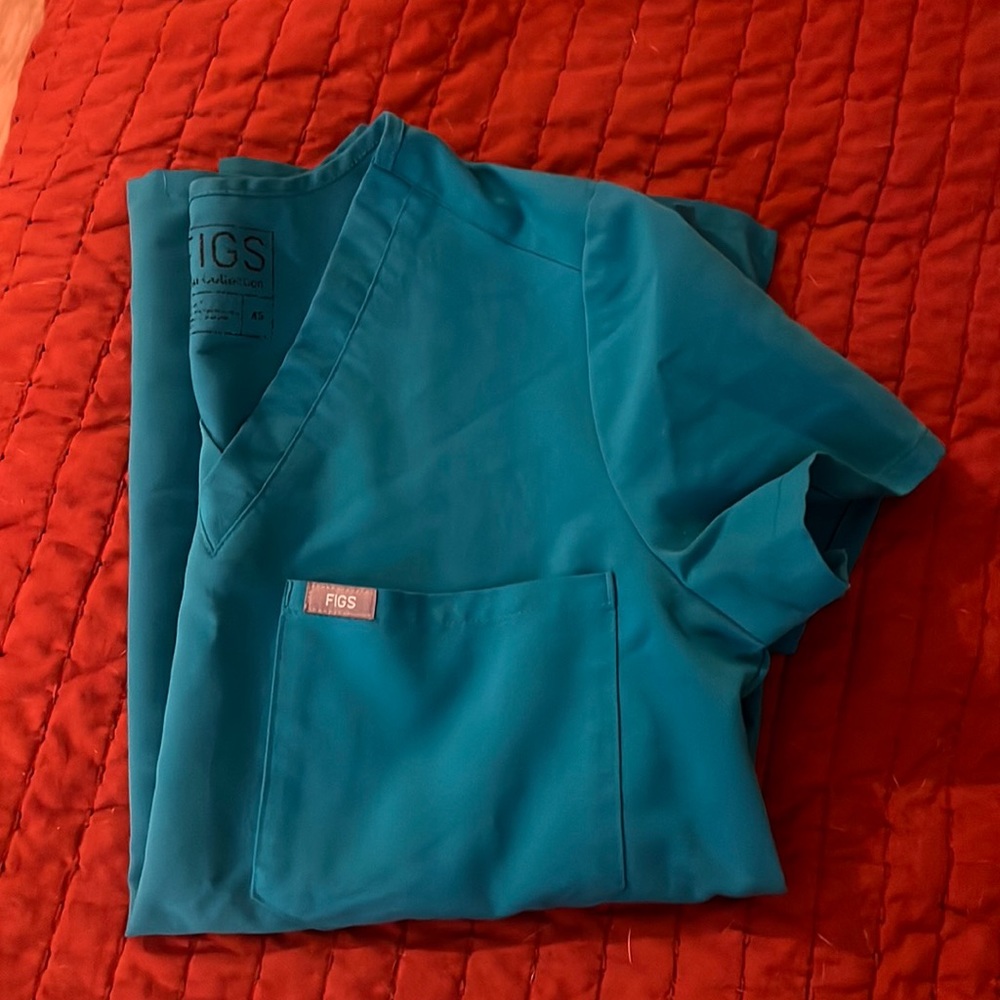 Xs Catarina and XS tall yola figs scrubs set in Caribbean blue